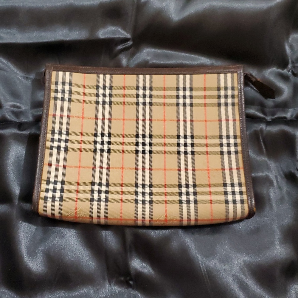 Authentic Burberrys Clutch Bag - Picture 10 of 10